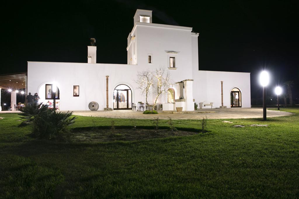 Tenutayala - Residenza Agrituristica Parabita Bagian luar foto