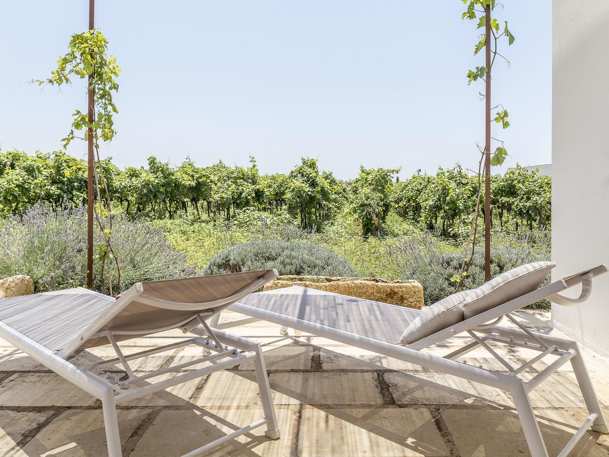 Tenutayala - Residenza Agrituristica Parabita Bagian luar foto