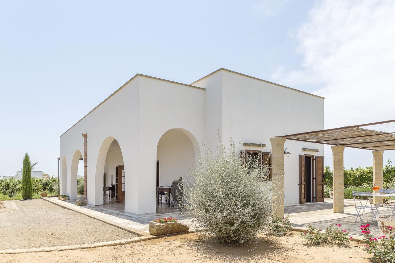 Tenutayala - Residenza Agrituristica Parabita Bagian luar foto